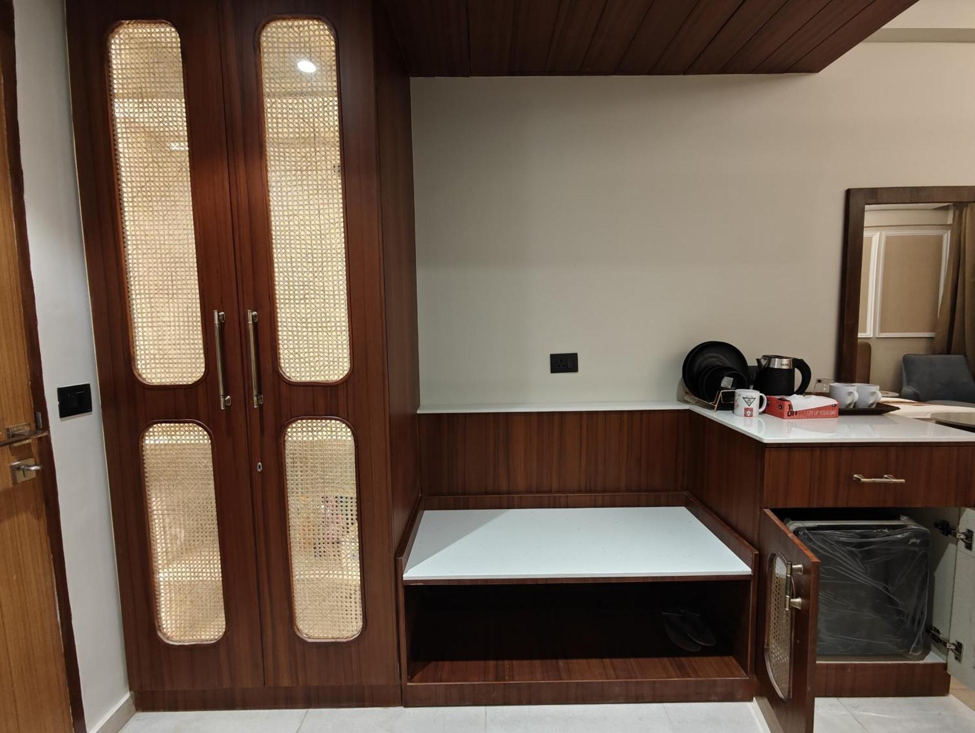 Omaxe Hazratganj , Khusi Mahal Bed & Breakfast Lucknow Exterior photo